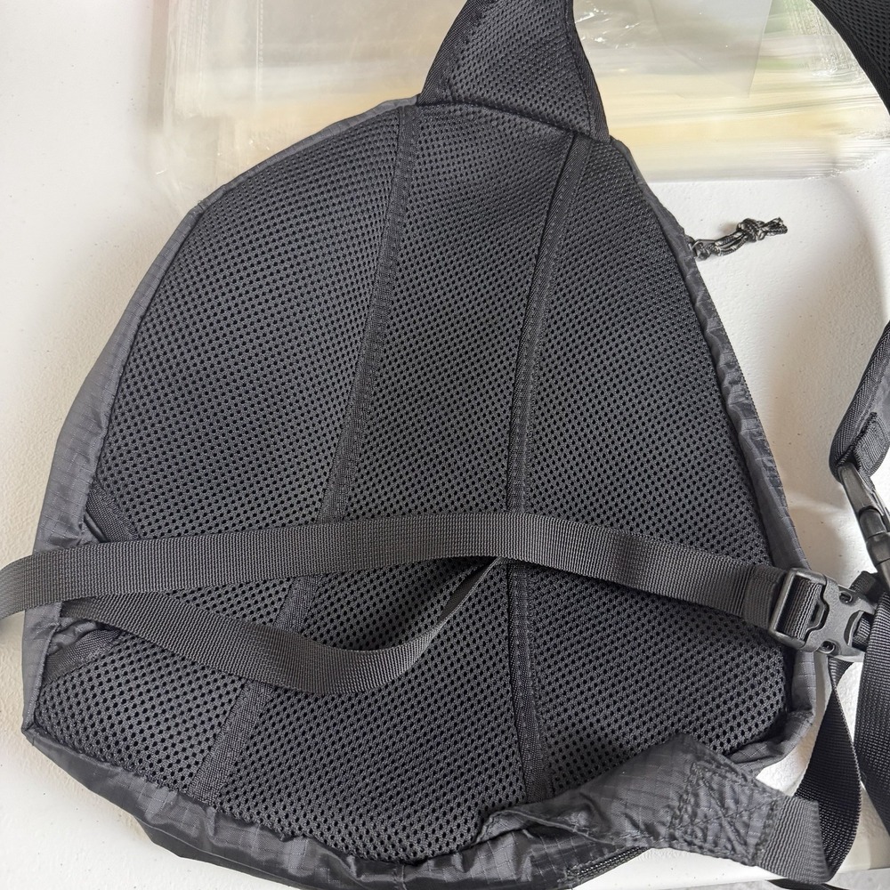 LL Bean Stowaway Sling Crossbody Bag Black Hiking Lightweight Travel Daypack - Picture 7 of 13